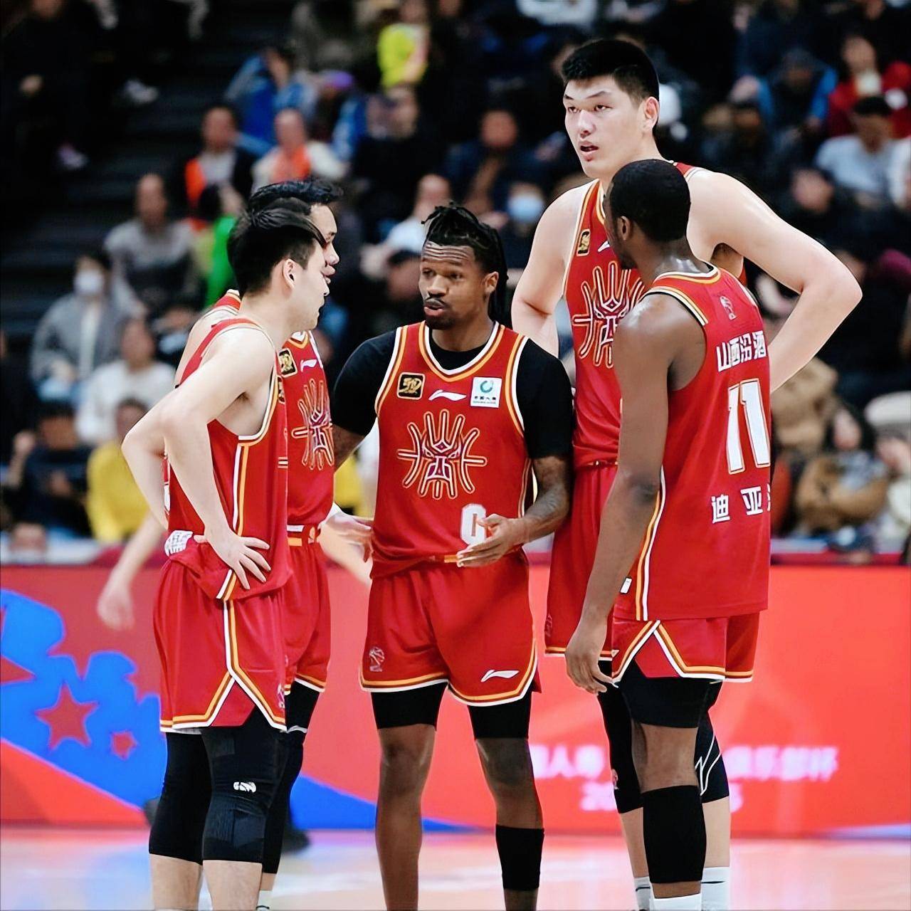 九游竞技-包含外援发威，球队士气高涨，冲击领先的词条